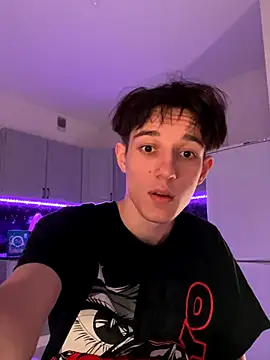 Snapshot of KristianGray chatting on October 18, 2025, 8:20 pm KristianGray online show from October 18, 2025, 8:20 pm