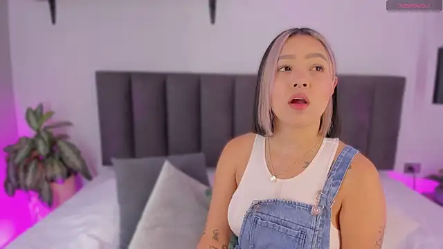 AilanaCortes online show from April 20, 2026, 11:46 am