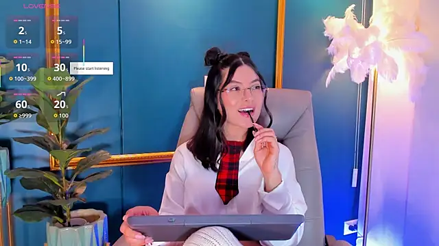 Rashel Frost  online show from April 30, 2026, 6:36 pm