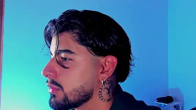 maximo black  online show from October 17, 2025, 8:22 pm