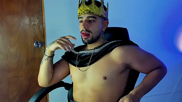 maximo black  online show from November 1, 2025, 11:51 pm