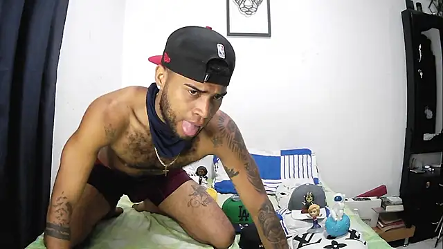 AXionX online show from November 4, 2025, 9:41 am