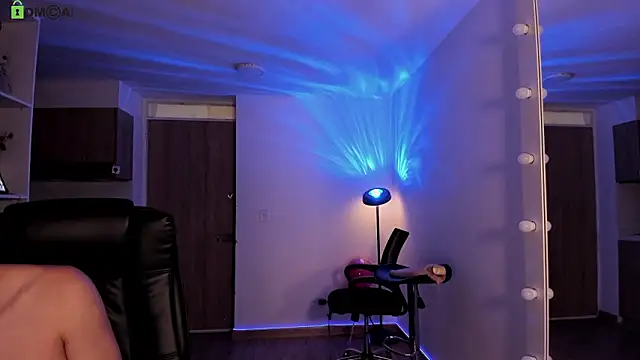 Mikeyvioleta  online show from February 19, 2026, 9:27 am