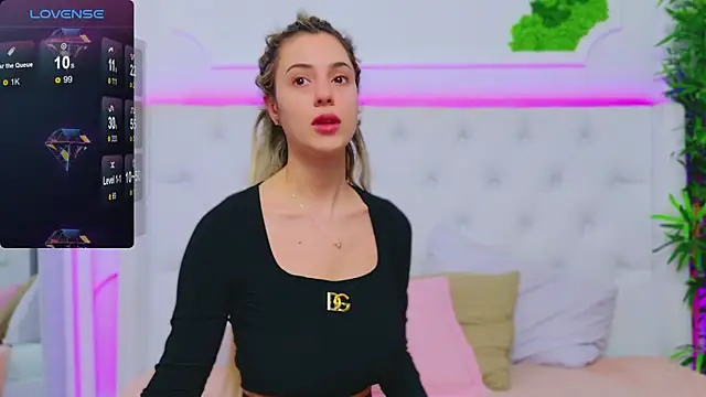 Snapshot of AriannaSins chatting on January 14, 2025, 1:28 pm AriannaSins online show from January 14, 2025, 1:28 pm