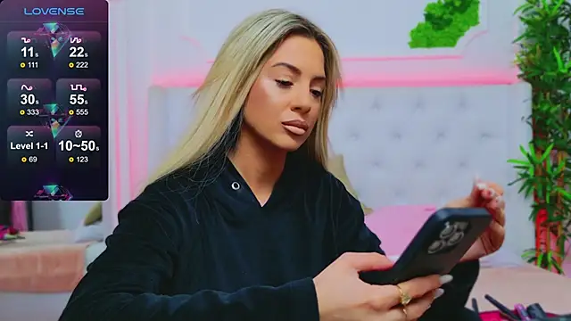 Snapshot of AriannaSins chatting on January 15, 2025, 1:20 pm AriannaSins online show from January 15, 2025, 1:20 pm