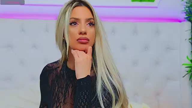 Snapshot of AriannaSins chatting on January 27, 2025, 10:16 pm AriannaSins online show from January 27, 2025, 10:16 pm