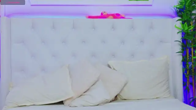 Snapshot of AriannaSins chatting on February 25, 2025, 1:17 pm AriannaSins online show from February 25, 2025, 1:17 pm