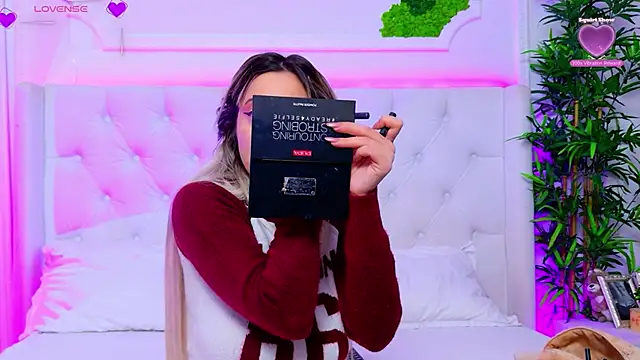 Snapshot of AriannaSins chatting on February 3, 2026, 1:27 pm AriannaSins online show from February 3, 2026, 1:27 pm