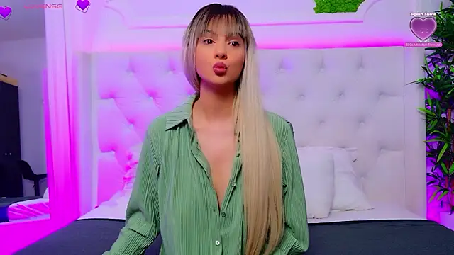 Snapshot of AriannaSins chatting on February 4, 2026, 1:17 pm AriannaSins online show from February 4, 2026, 1:17 pm