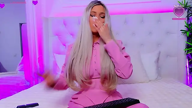 Snapshot of AriannaSins chatting on March 4, 2026, 1:28 pm AriannaSins online show from March 4, 2026, 1:28 pm