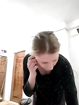 SandyCassie online show from December 16, 2025, 8:25 pm