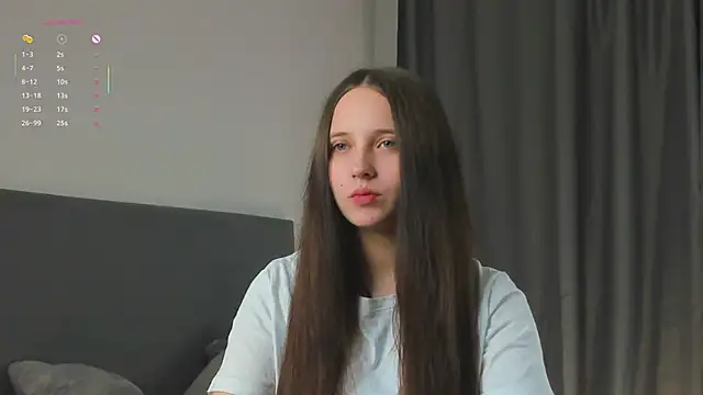 NadiaGnegy online show from October 24, 2025, 1:07 pm