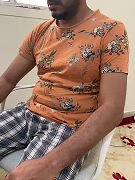 Handsome8677 online show from May 5, 2026, 10:01 am