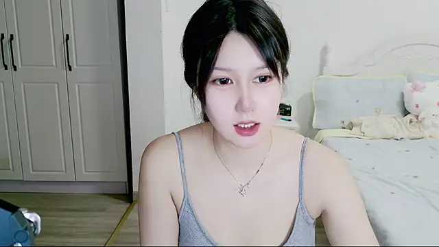 Snapshot of The_icy_moon chatting on June 8, 2026, 12:27 pm The icy moon online show from June 8, 2026, 12:27 pm