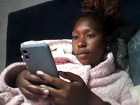 sexysmalldaily04 online show from October 17, 2025, 8:06 am