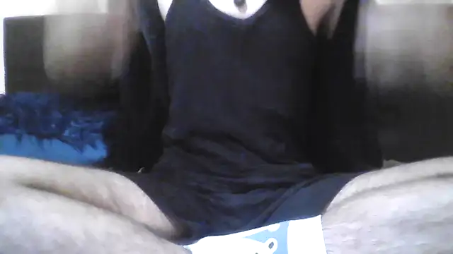 esmermoon online show from October 31, 2025, 11:17 pm