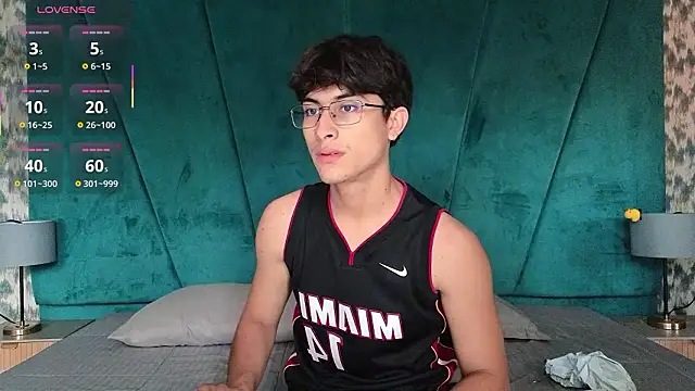 Aaron Eze online show from February 4, 2026, 8:36 pm