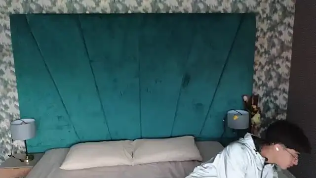 Aaron Eze online show from February 25, 2026, 8:40 pm