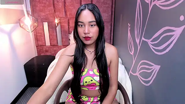 Rachel  Jonees online show from October 22, 2025, 12:05 pm