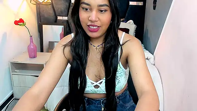 Rachel  Jonees online show from October 26, 2025, 12:22 pm