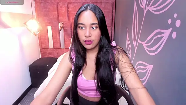 Rachel  Jonees online show from October 31, 2025, 11:33 am