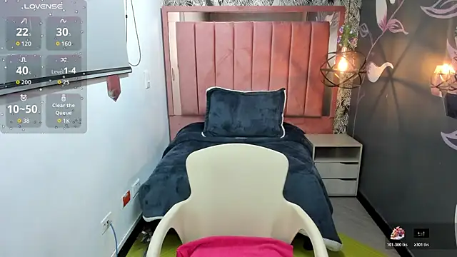 Rachel  Jonees online show from November 12, 2025, 12:16 pm