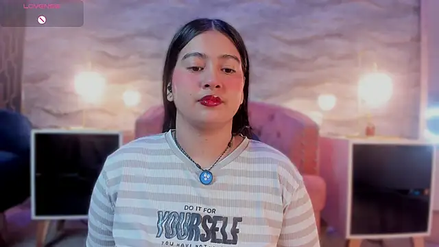 lilithst  online show from November 9, 2025, 8:40 pm