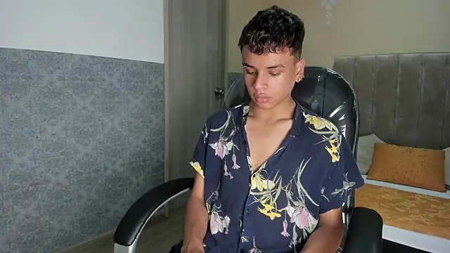 Xavier Fox    online show from February 25, 2026, 8:51 pm