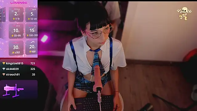 michelle cutee  online show from November 10, 2025, 8:30 pm