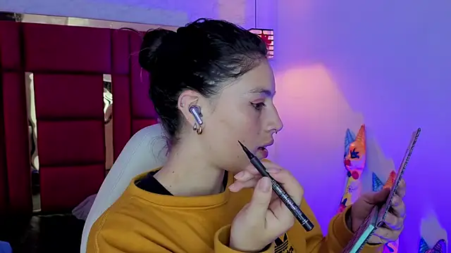 moon winy online show from April 2, 2026, 12:14 pm