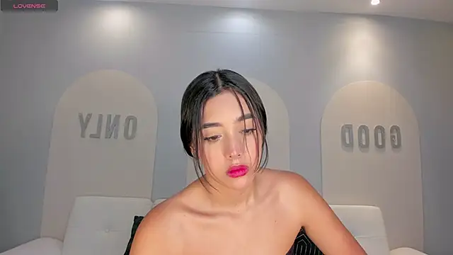 ScarlettBlaze  online show from March 27, 2026, 12:05 pm