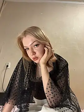 Snapshot of AlexandraXKitty chatting on December 22, 2025, 10:18 pm AlexandraXKitty online show from December 22, 2025, 10:18 pm