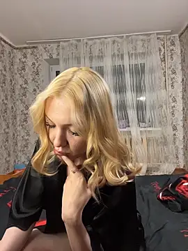 Snapshot of AlexandraXKitty chatting on February 4, 2026, 10:26 pm AlexandraXKitty online show from February 4, 2026, 10:26 pm