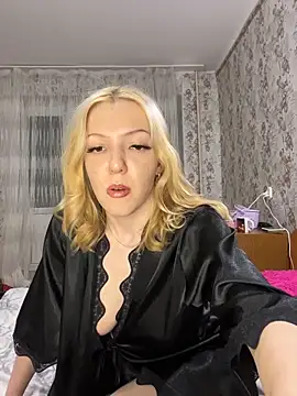 Snapshot of AlexandraXKitty chatting on February 14, 2026, 7:43 pm AlexandraXKitty online show from February 14, 2026, 7:43 pm