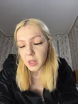 Snapshot of AlexandraXKitty chatting on March 3, 2026, 9:21 pm AlexandraXKitty online show from March 3, 2026, 9:21 pm