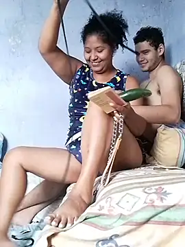 isabel and hekler online show from November 24, 2025, 6:40 pm