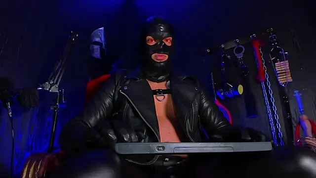 Snapshot of Master_Connor_BDSM chatting on July 25, 2026, 1:30 pm Master Connor BDSM online show from July 25, 2026, 1:30 pm