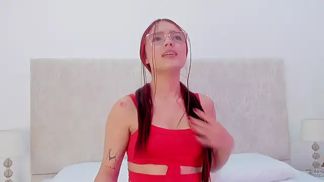 Snapshot of Martinaa_Garcia chatting on October 27, 2025, 7:51 pm Martinaa Garcia online show from October 27, 2025, 7:51 pm