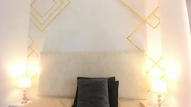 Snapshot of Martinaa_Garcia chatting on February 16, 2026, 7:21 pm Martinaa Garcia online show from February 16, 2026, 7:21 pm