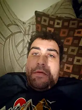 GluingPerson online show from November 15, 2025, 11:43 pm