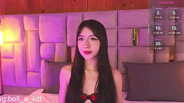 Snapshot of bella_kittyy_ chatting on November 26, 2025, 5:19 am bella kittyy online show from November 26, 2025, 5:19 am