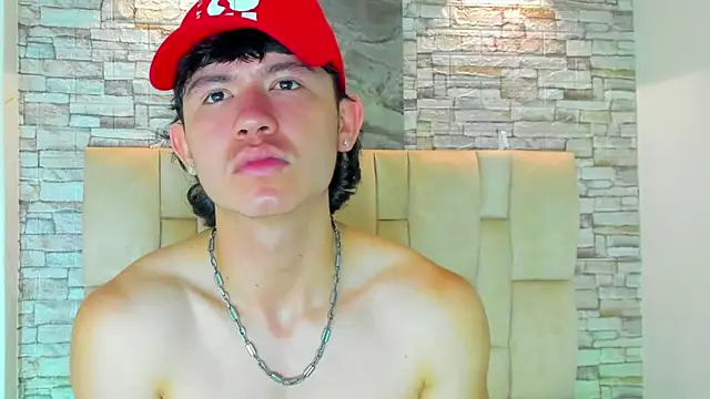 Owenn 17 online show from October 17, 2025, 5:10 am