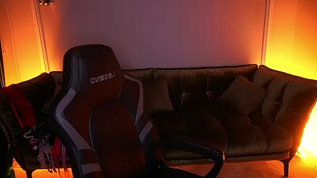 VixenMuse online show from November 5, 2025, 9:04 pm