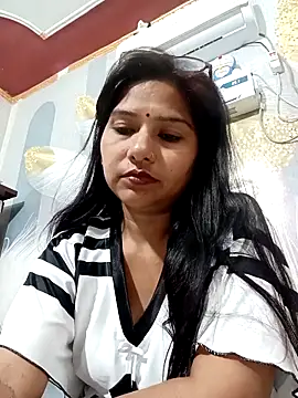 Vanshika1432 online show from October 20, 2025, 12:33 am