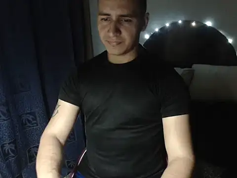 DarkTheKing online show from November 28, 2025, 4:48 am