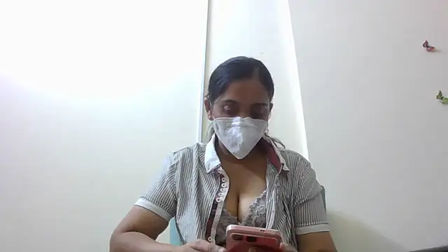 Snapshot of shainiasha1 chatting on July 15, 2026, 5:51 pm shainiasha1 online show from July 15, 2026, 5:51 pm