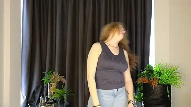 NightSaffron online show from December 4, 2025, 6:55 am