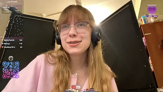 JuneCooper online show from October 17, 2025, 2:19 pm