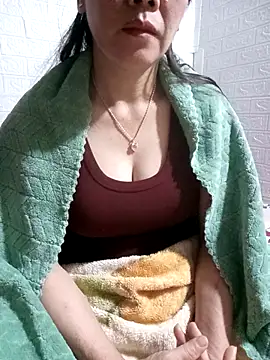 tabby-cat11 online show from December 19, 2025, 9:22 pm