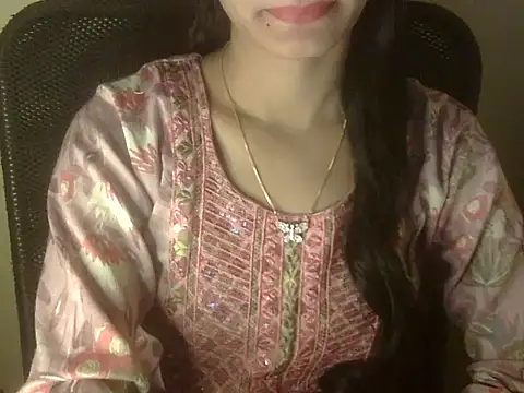 Snapshot of Shezi_N chatting on February 10, 2026, 2:32 pm Shezi N online show from February 10, 2026, 2:32 pm